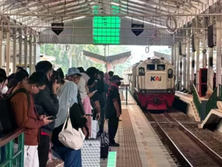 *Jalur KA di Bumiayu Sudah Bisa Dilewati, Perjalanan KA Kembali Normal*