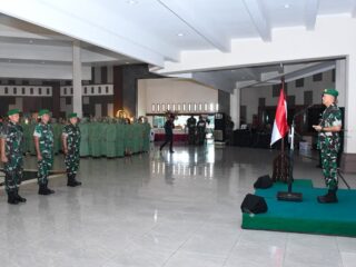 Pangdam IV/Diponegoro Pimpin Upacara Kenaikan Pangkat Perwira Menengah di Semarang