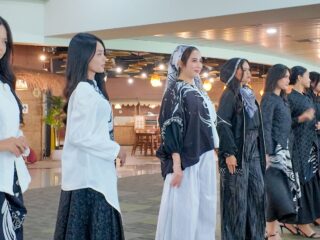 Perayaan Hari Kartini di Bandara Ahmad Yani Semarang Hadirkan Fashion Show dan Tari Tradisional