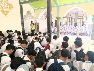 Polsek Pageruyung Beri Edukasi Siswa Jelang May Day, Tekankan Pentingnya Bijak Bersikap
