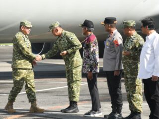 Pangdam Diponegoro Sambut Menhan dan Panglima TNI, Tinjau Latihan Gabungan di Karimunjawa