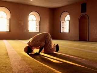 Komitmen Menjalani Gaya Hidup Berlandaskan Nilai-Nilai Agama Dede Farhan Aulawi