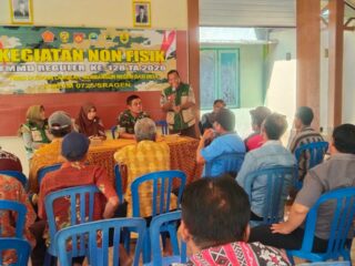 Antisipasi PMK Jelang Pancaroba, Satgas TMMD 128 Kodim Sragen Edukasi Peternak Warga