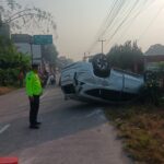 Tabrak Pejalan Kaki di Cikeusal, Satlantas Polres Serang Olah TKP dan Evakuasi Korban ke RSUD