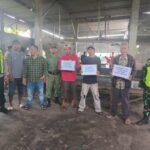 Warga dan Aparat Gabungan Tutup Gudang Diduga Jadi Arena Judi di Karangsono Demak