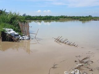 Dua Minggu Tanggul Sungai Bodri di Pidodokulon Rusak, Warga Khawatir Banjir Susulan