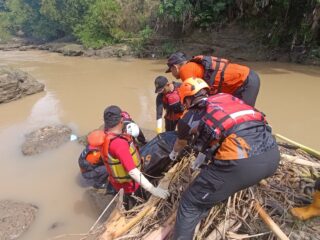 Dua Atlet Dayung Pemalang Ditemukan Meninggal Setelah Perahu Kayak Terbalik di Sungai Laes