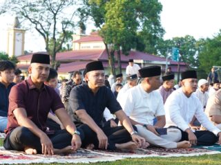 Danrem 072/Pamungkas Laksanakan Shalat Idul Adha Bersama Prajurit dan Serahkan Hewan Kurban