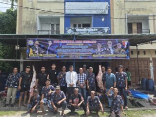 AMPI Deli Serdang Bagikan 4 Ekor Hewan Kurban untuk Warga dan Abang Becak di Lubuk Pakam