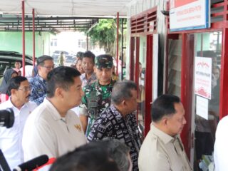 Danrem 072/Pamungkas Dampingi Menko Polkam Tinjau Pengembangan Koperasi Desa Merah Putih di Kalasan