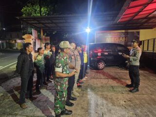 Patroli Gabungan Malam Akhir Pekan, Polsek Bungbulang Perkuat Pengamanan dan Ciptakan Rasa Aman bagi Masyarakat