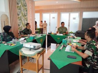 Pimpin Rapat Perdana Dewas BLU, Danrem 072/Pamungkas Tekankan Mutu Layanan RS dr. Soetarto Yogyakarta