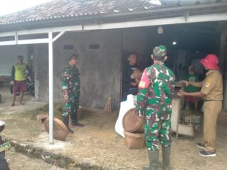Babinsa Koramil Jatiroto Pantau Penggilingan Padi, Perkuat Ketahanan Pangan dan Serapan Gabah