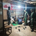 Jaga Kondusifitas Wilayah, Babinsa Koramil Tirtomoyo Gelar Patroli Malam Bareng Linmas