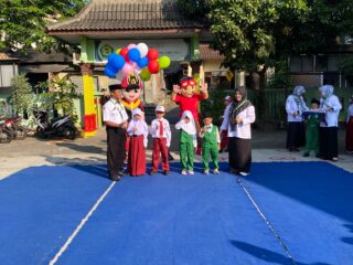 _Sambutan Hangat Warnai Hari Pertama MPLS di MI Ma'arif Beji Kabupaten Semarang_