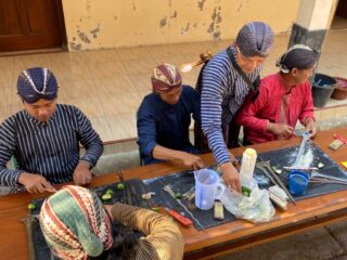 _46 Pusaka Dibersihkan Bareng-Bareng, Warga Gari Gunungkidul Bukti Budaya Masih Hidup_