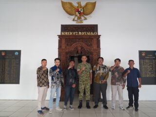 Koramil Se-Gunungkidul Gelar Nobar Piala Dunia 2026, Perkuat Kebersamaan TNI dan Masyarakat