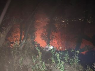 Kebakaran Lahan di Kaki Gunung Putri Berhasil Dipadamkan, Sekitar Satu Hektare Area Terdampak