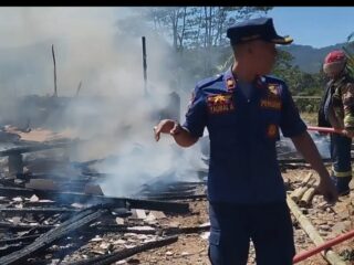 Gerak Cepat Damkar Bungbulang, Kebakaran Rumah Panggung di Mekarbakti Garut Berhasil Dipadamkan
