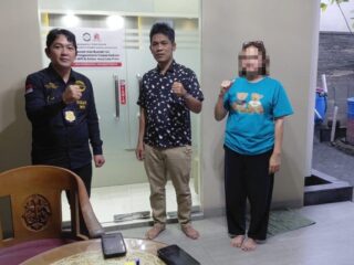 Beri Jaminan Perlindungan Hukum, FERADI WPI dan Subur Jaya Lawfirm Pasang Stiker Pendampingan di Rumah Warga Semarang