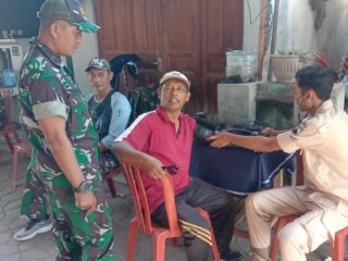Siaga 12 Jam, Tim Kesehatan Lapangan Kawal Stamina Satgas TMMD dan Warga di Serengan