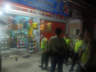 Patroli Malam Polsek Bergas Berhasil Mediasi Perselisihan Antarpedagang, Situasi Tetap Kondusif