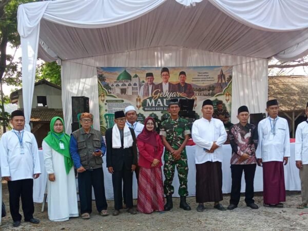 Ribuan Umat Islam Tumpah Ruah di Gebyar Maulid Masjid Raya Al-Jabbar Rancabuaya Garut